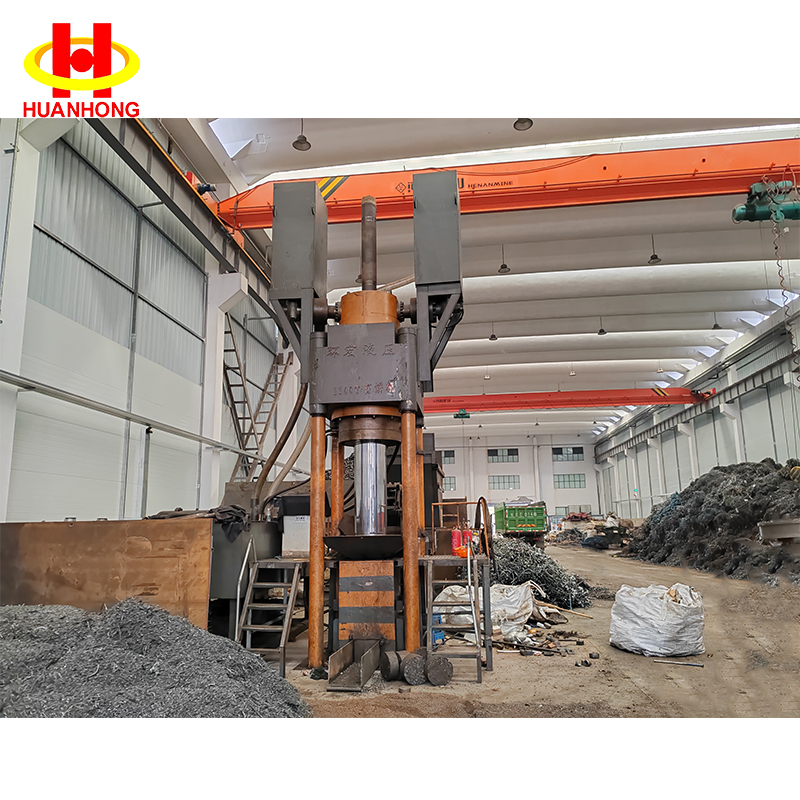 Y83-1100 ဒေါင်လိုက်အပိုင်းအစ သတ္တုချပ်ပြား Briquetting စက်