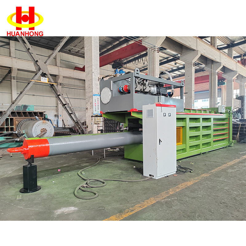 Pozioma hydrauliczna prasa do makulatury o udźwigu 200 ton