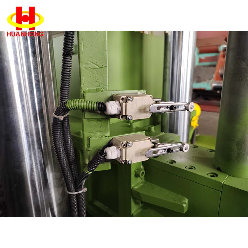 500 Tons Vertikal Hydraulisk Skrap Metall Kobber Chips Brikette Machine