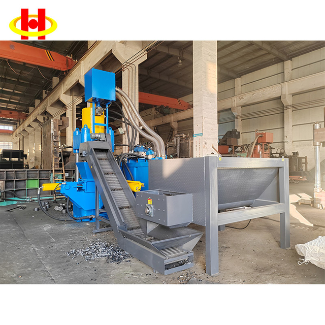 เครื่องอัดก้อนเศษโลหะไฮดรอลิกความหนาแน่นสูงแนวตั้ง 500 ตัน